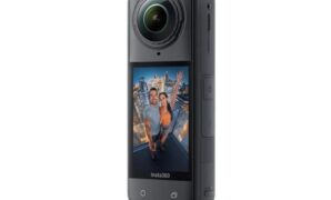 Review Kamera 360 Terbaik 2025: Insta360 X5 Resolusi 8K dan AI Cerdas