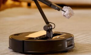 Review Roborock Z70: Robot Vacuum dengan Lengan Mekanik, Bisa Angkat Tisu dan Sendal!