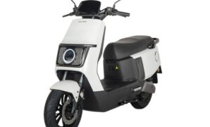 Review Motor Listrik Polytron Fox 200 untuk Perempuan dan Pemula
