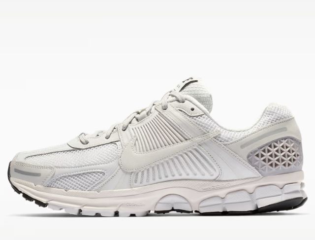 Daftar Sepatu Sneakers yang Worth It 2026